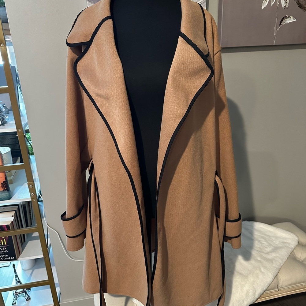 NWOT Elegant Tan Women's Coat size 4x - Picture 2 of 5